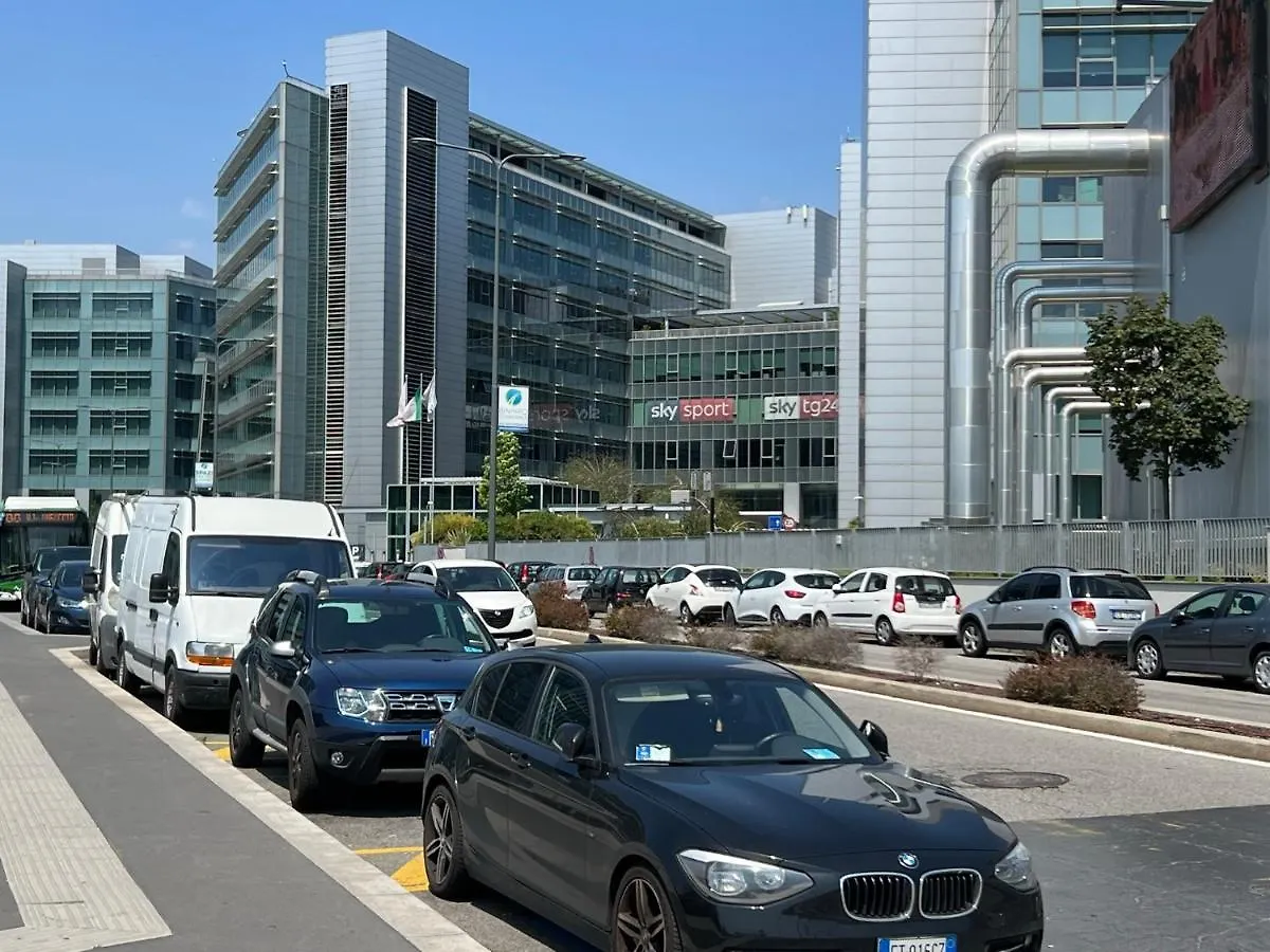 מילאנו Santa Giulia Suite 0*,  איטליה