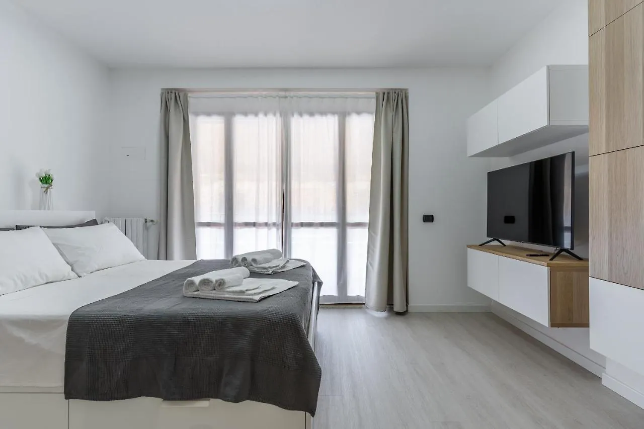 מילאנו Santa Giulia Suite 0*,